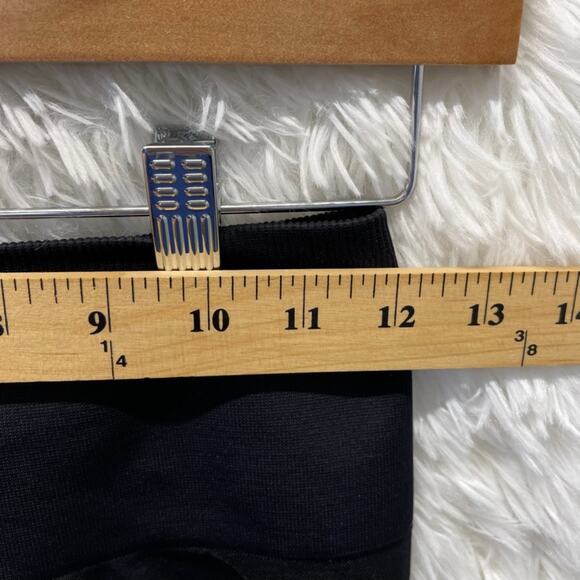 Fabletics Black Leggings Detail on Ankles Size Small - Picture 8 of 11